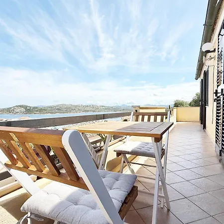 Pgs Immobiliare Srls Bellavista Maria Attico Con Vista Mare E Parcheggio Privato La Maddalena La Maddalena (Sassari)