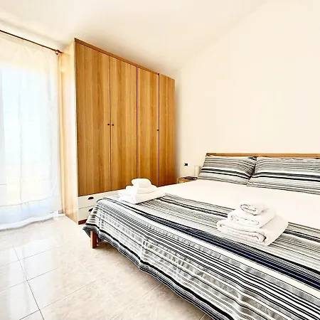 Pgs Immobiliare Srls Bellavista Maria Attico Con Vista Mare E Parcheggio Privato La Maddalena * La Maddalena (Sassari)