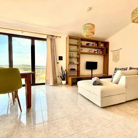Apartment Pgs Immobiliare Srls Bellavista Maria Attico Con Vista Mare E Parcheggio Privato La Maddalena *